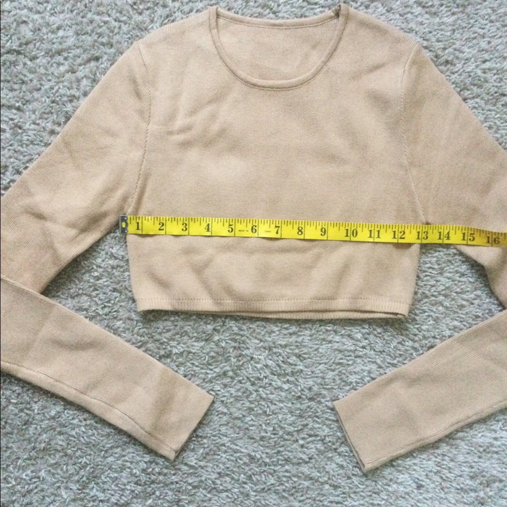 🔥🔥HOST PIC🔥🔥Sweater Cropped Top - Picture 7 of 10